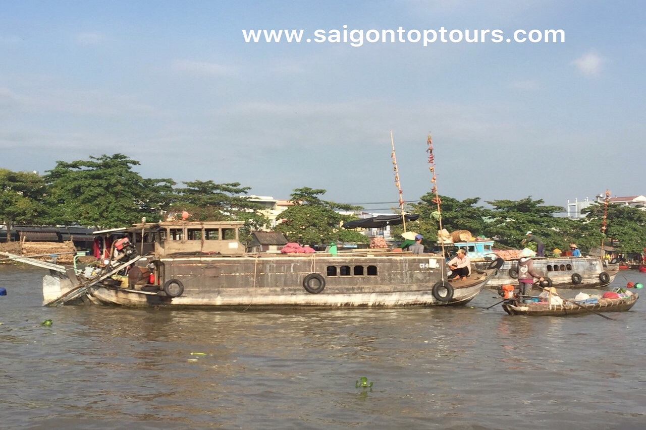 floating-market-of-mekong-delta-saigon-top-tours-jpg