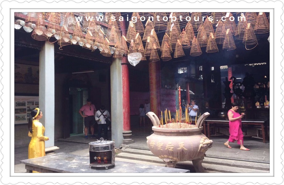 thien-hau-pagoda-china-town-tour-saigon-top-tours-jpg