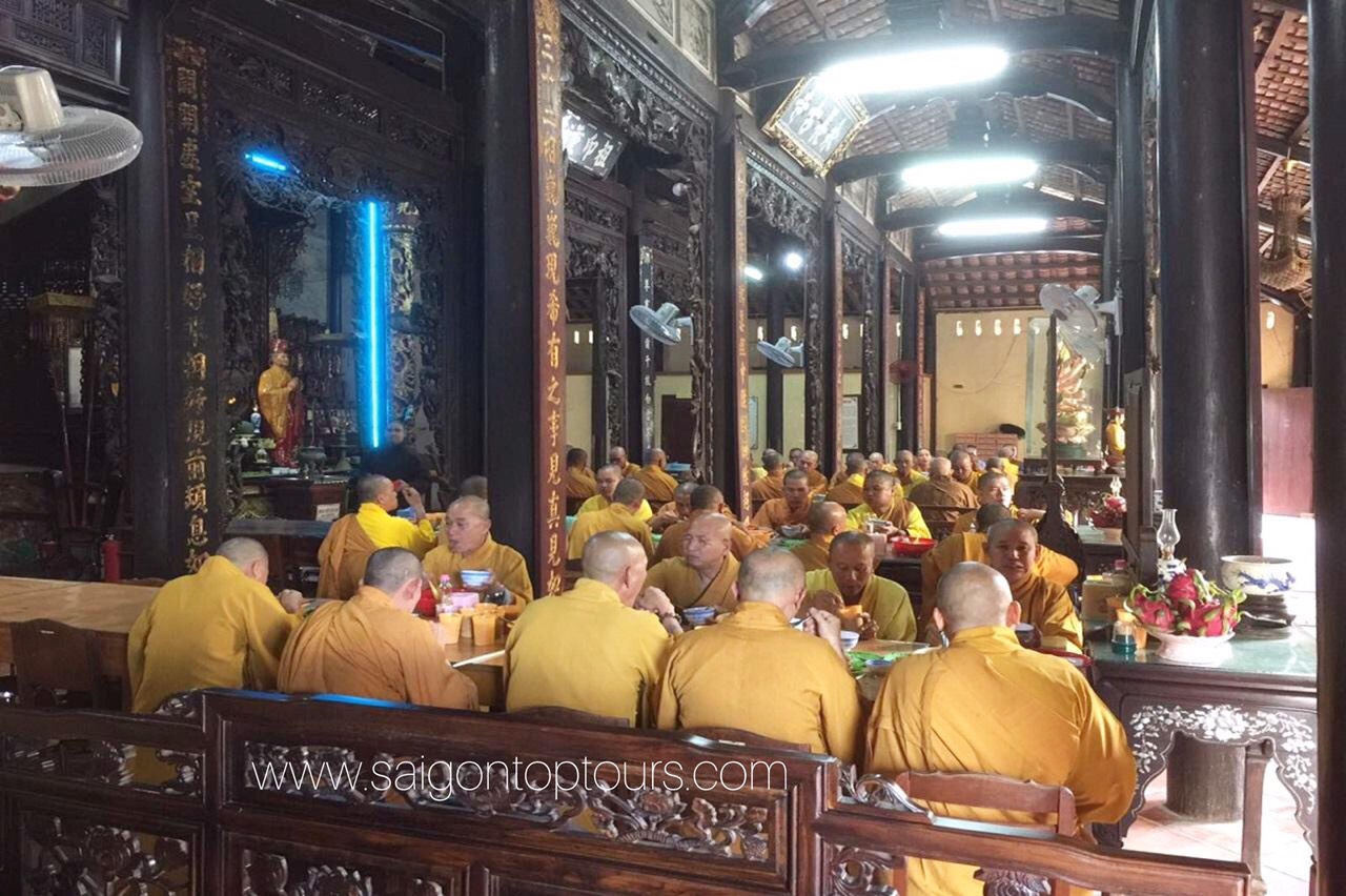 top-vinh-trang-pagoda-saigon-top-tours-jpg